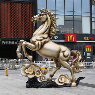 2026新年春节生肖马雕塑大型玻璃钢户外落地园林景观小品装 饰摆件