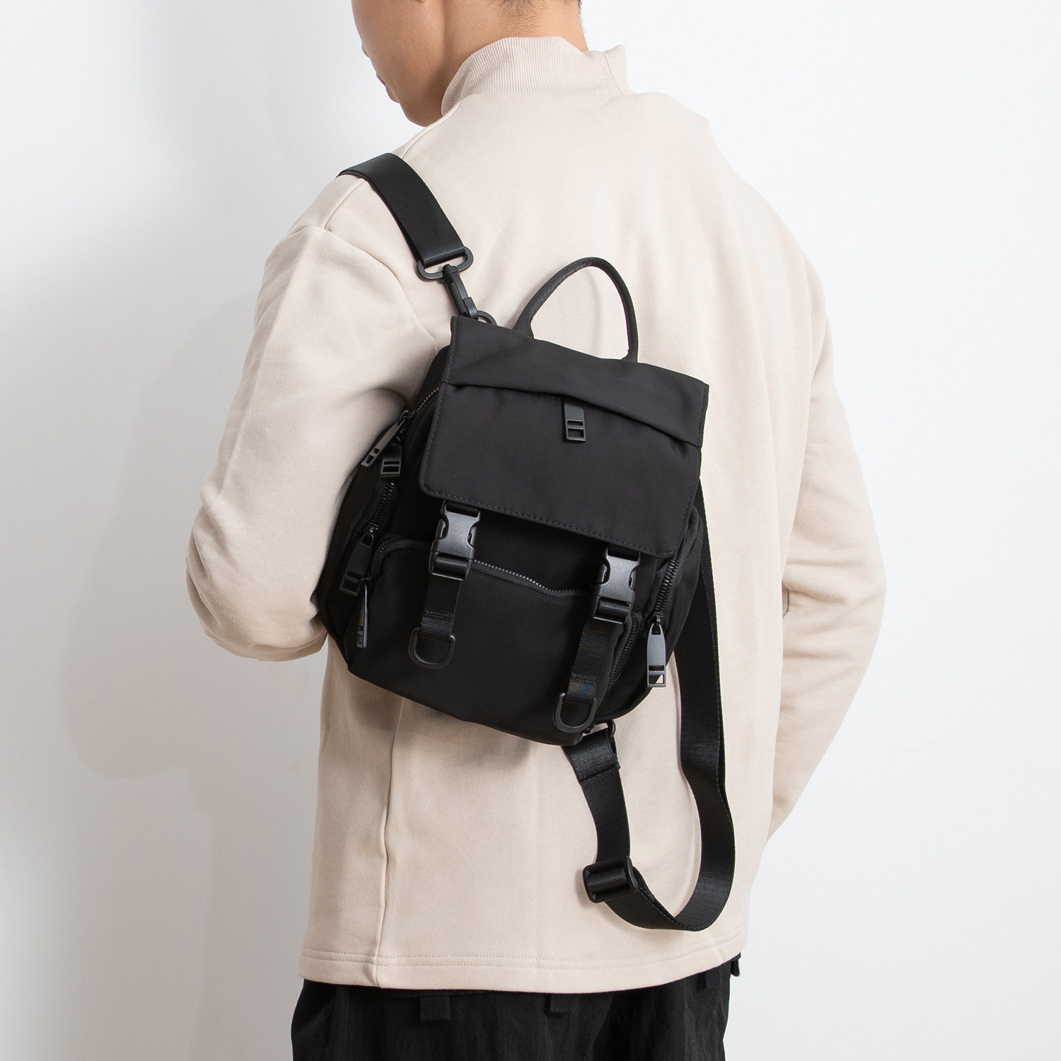 韩版时尚休闲小容量双肩包个性百搭便携潮酷背包男女简约帆布书包