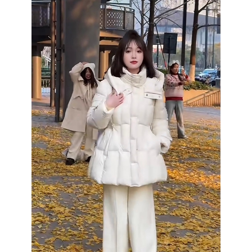 白鸭绒在逃公主冬季新款爆款短款收腰韩版修身显瘦连帽羽绒服女