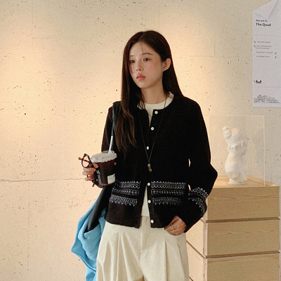 BORAN帛然色修身保暖毛织上衣