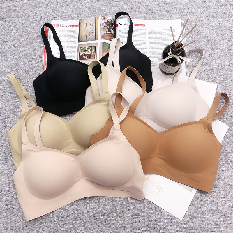 小胸立挺显大不跑杯无痕文胸罩女