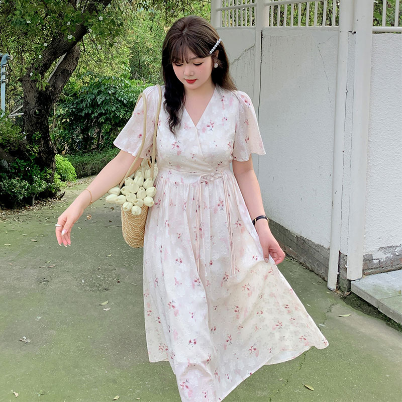 胖mmV领国风气质显瘦碎花连衣裙