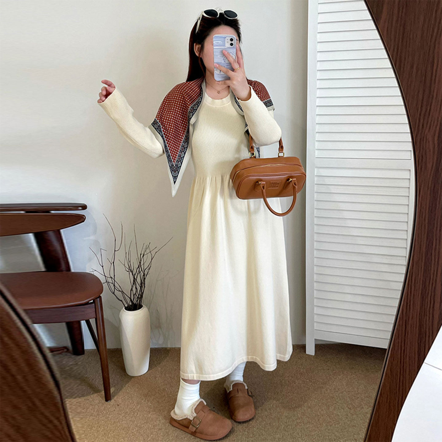 针织连衣裙2025冬季新款200斤胖mm大码韩版高腰显瘦圆领毛衣长裙