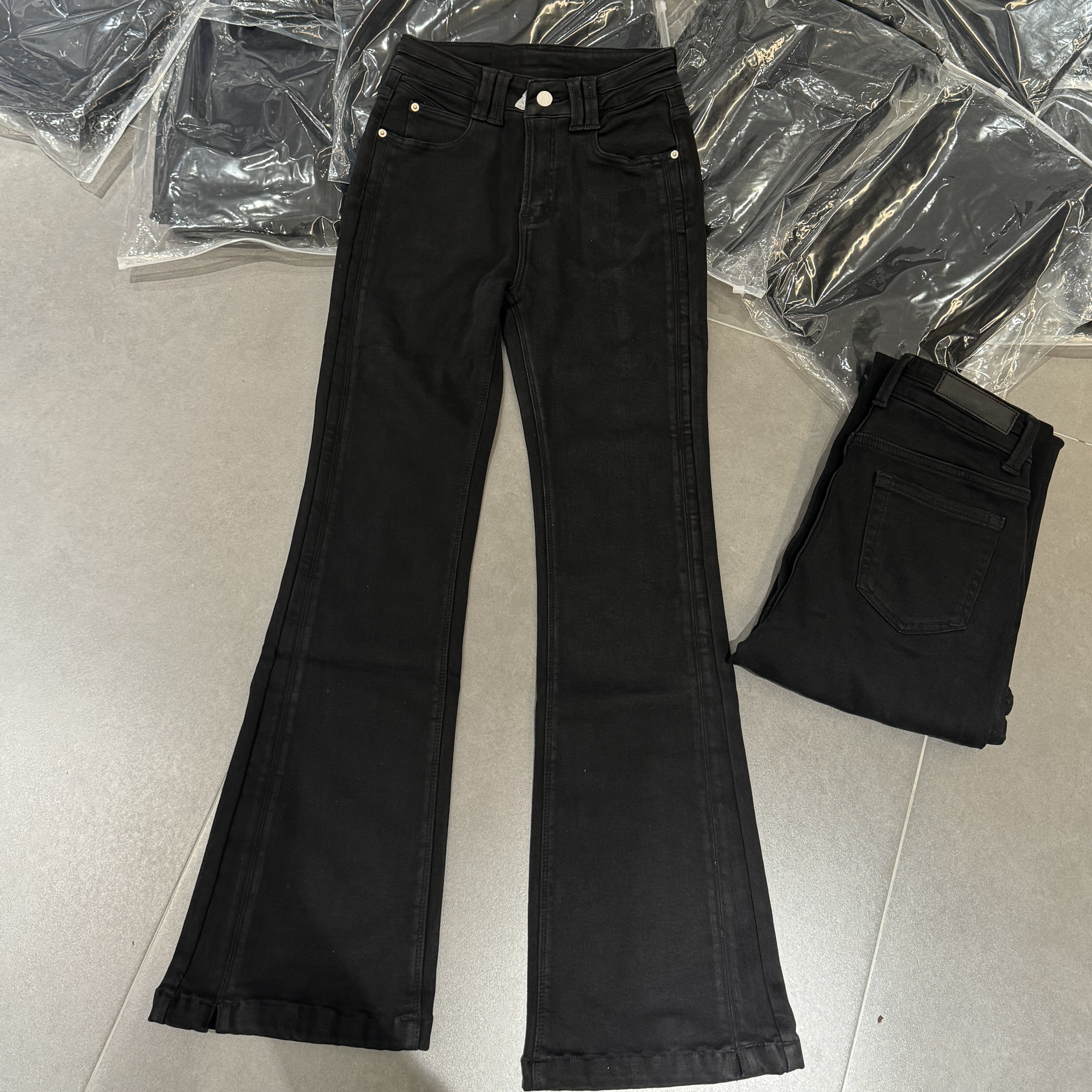 欧洲站2025秋冬新款 欧货时尚高腰显瘦百搭微喇叭加绒牛仔裤女