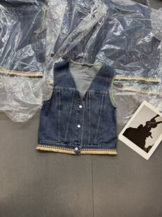 牛仔马甲上衣 V领单排扣纯色百搭无袖 欧洲站2026春夏新款 欧货时尚