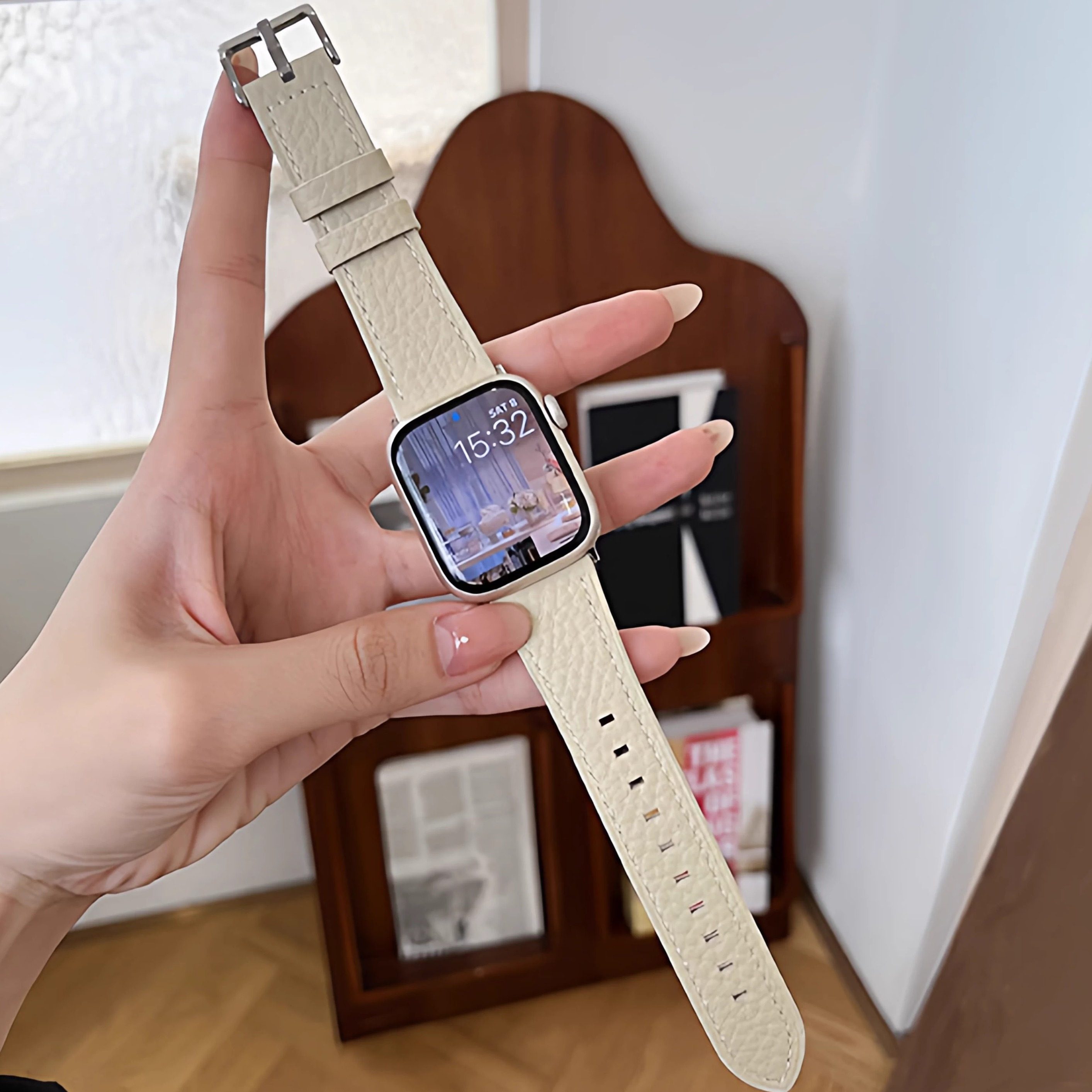 iwatch11高级感鱼子酱羊皮手表带