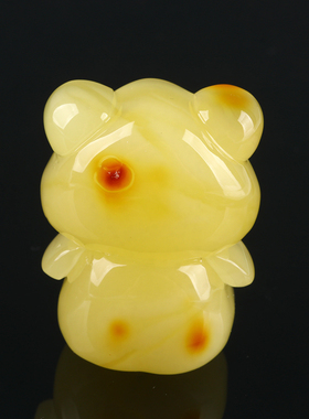 欧说珠宝 12.76克原矿鸡油黄立体巧雕可爱小熊蜜蜡吊坠项链把件