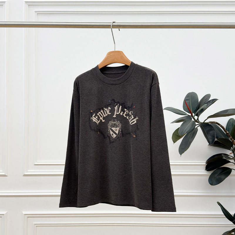 燃烬旗帜磨毛长袖 T 恤~立体印花 高弹耐穿 落肩设计 下摆开叉 ！