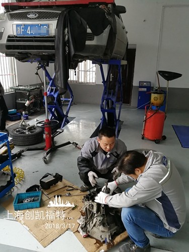 福特福克斯变速箱修理维修