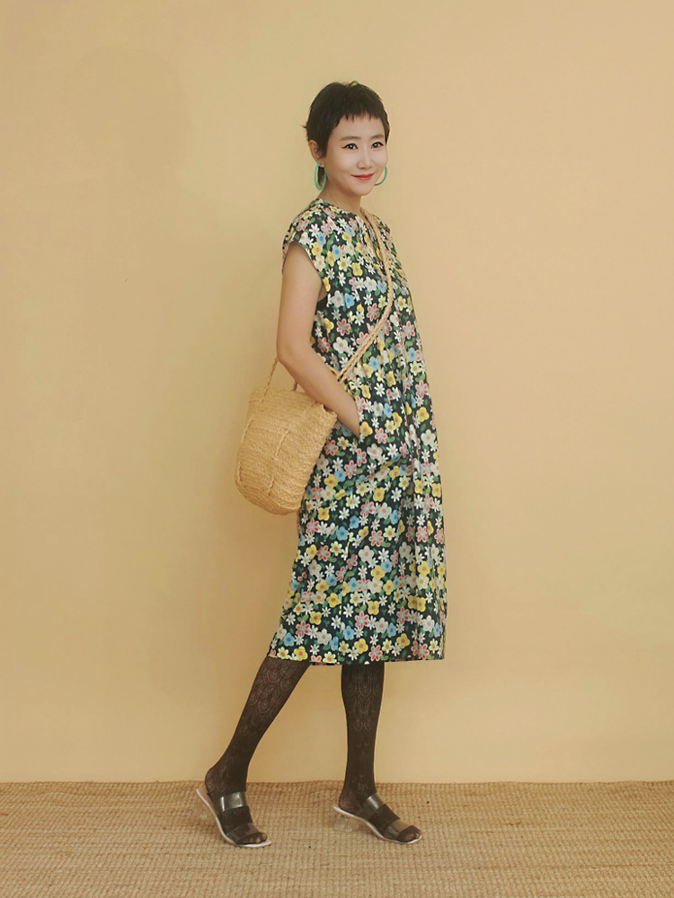 姜欢设计V领纯棉宽松连衣裙