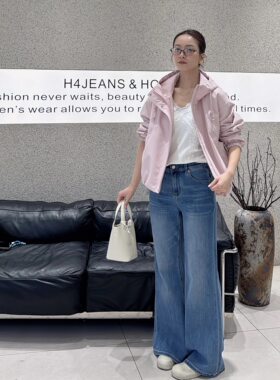 特价轩轩魅丽依族97-7701外套女短款连帽大码女装冲锋衣外套女