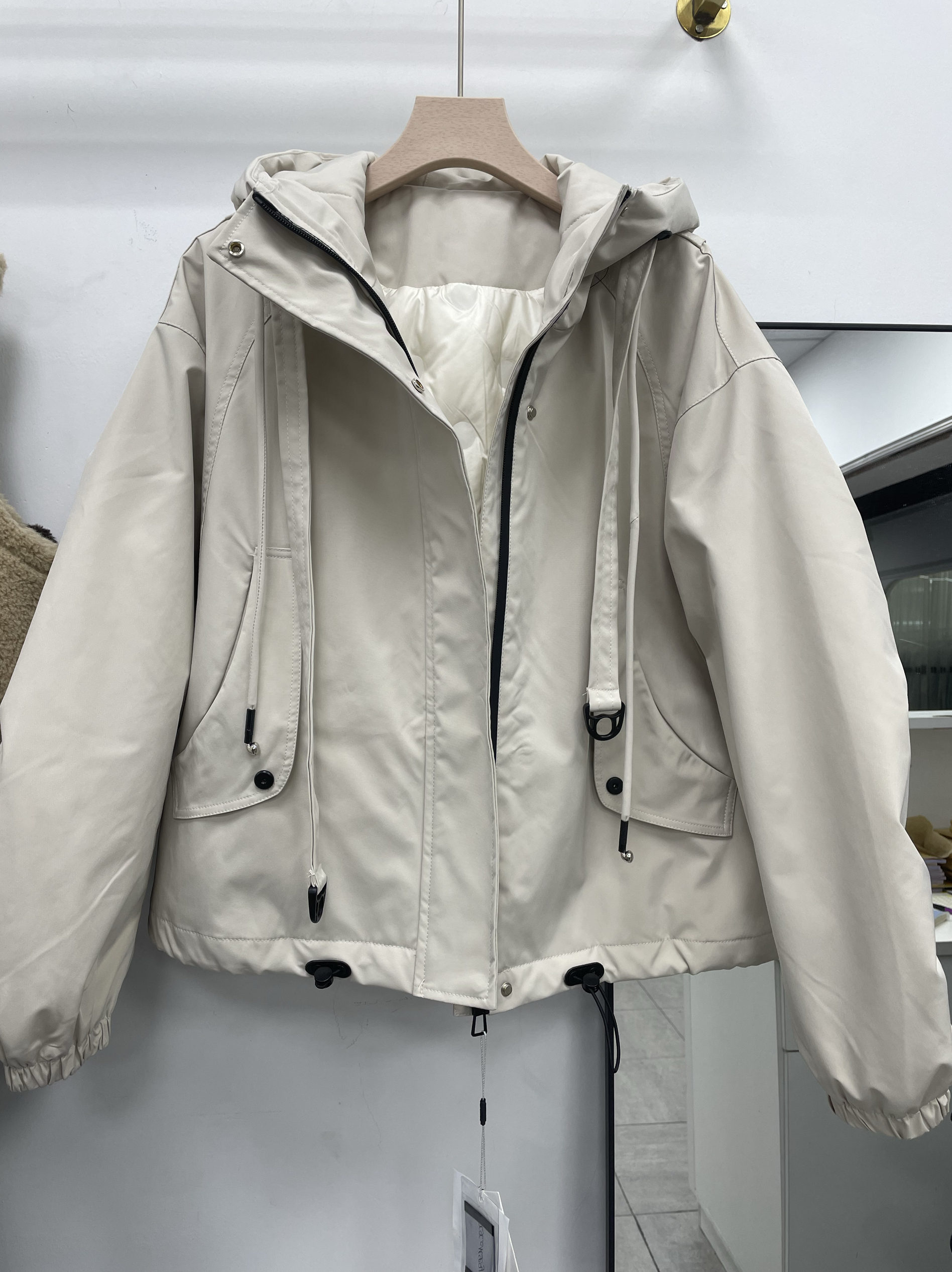 特价轩轩魅丽依族97191抽绳连帽羽绒服女冬季新款羽绒冲锋衣外套