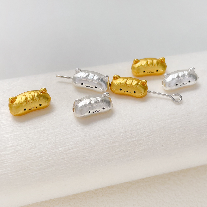 可爱萌系铜镀高保色沙金卡通法棍猫咪通孔diy编绳手链饰品配件珠