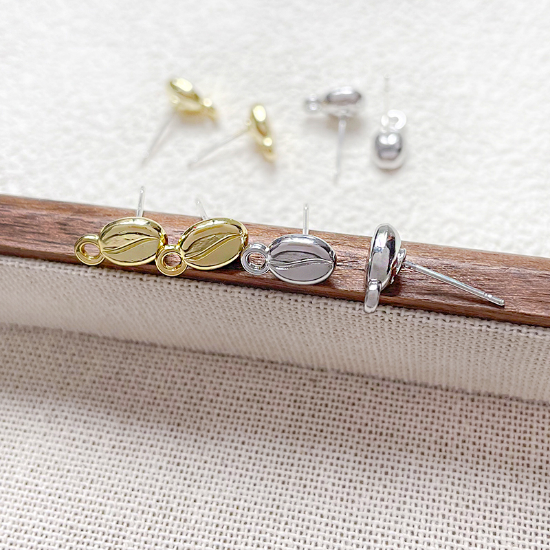 18k立体咖啡豆双色耳钉