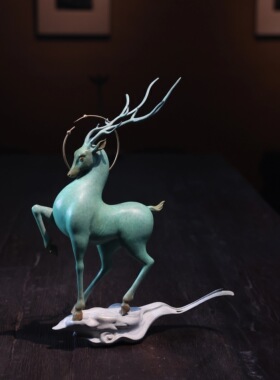 九色鹿铜雕鹿王客厅祥云摆件