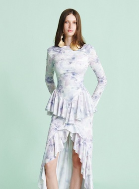 越南小众品牌ONONMM 2025年秋季新款轻柔垂感大露背晕染连衣裙