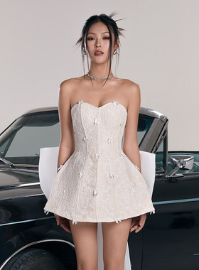 越南小众品牌LANECI 2025年春季新款温柔白色花纹绑带抹胸裙