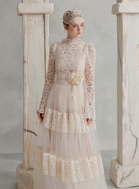 越南小众BELOVED 2025年冬季新款米白色蕾丝纹理感高腰套装裙