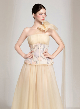 越南小众品牌CHOU PHAN 2025年秋季新款清甜黄色主调花朵裙