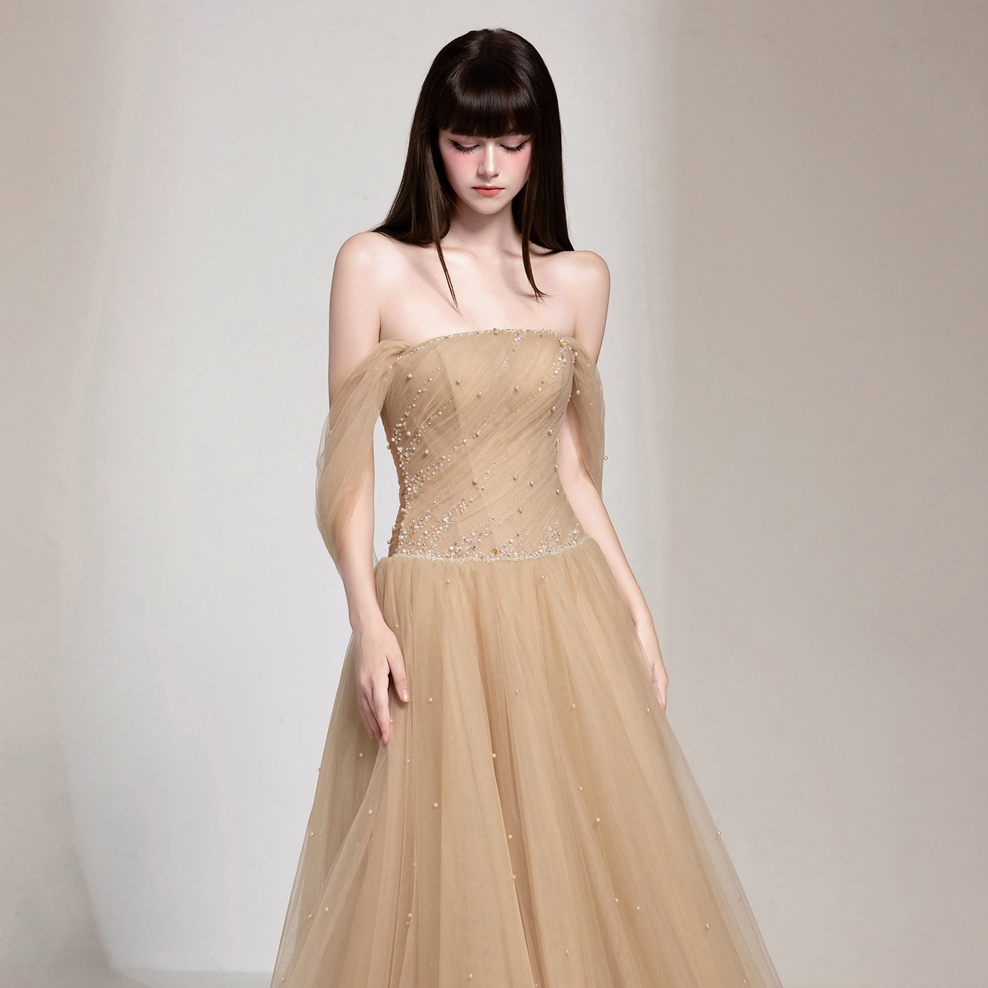 越南小众品牌CHOU PHAN 2025年秋季新款水钻珍珠薄纱抹胸裙