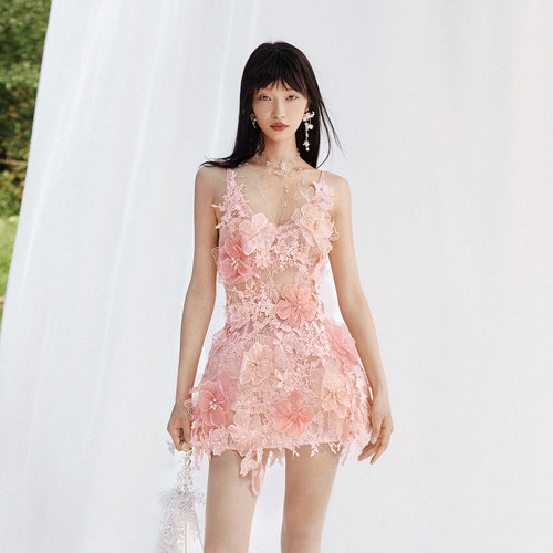 越南小众品牌MUSTHAVE 2026年夏季新款少女灵动感粉色花朵连衣裙