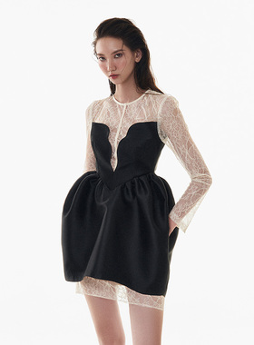 越南小众MUSTHAVE 2024夏季新款黑色可爱花瓣弧形高腰连衣裙