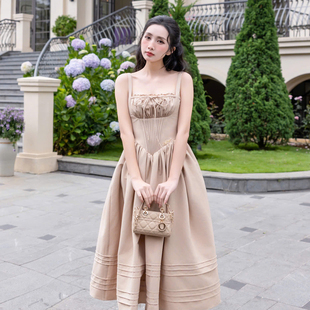 新款 2025年夏季 温柔纯欲杏色方领吊带裙 ANGE 越南小众品牌BEL