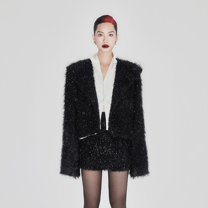 越南小众MUSTHAVE 2024年春季新款潮流宽松亮片毛毛套装裙+衬衫