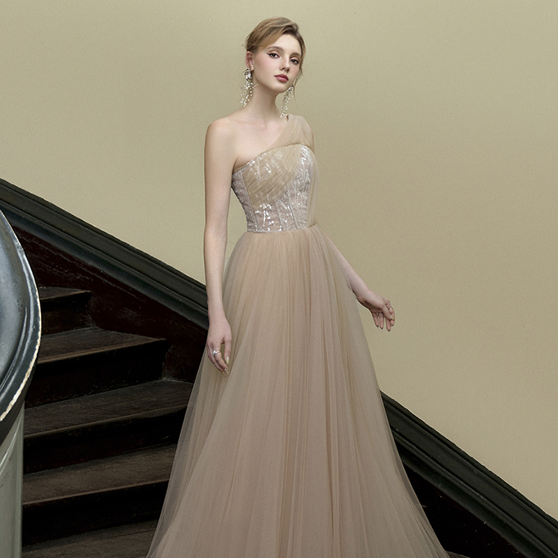 越南品牌JOSEPHINE 2024年夏季新款端庄优雅亮片纹吸睛卡其长裙