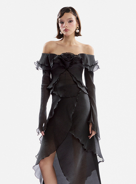 越南小众MUSTHAVE 2024秋季新款轻薄细腻花边交叠抹胸长裙