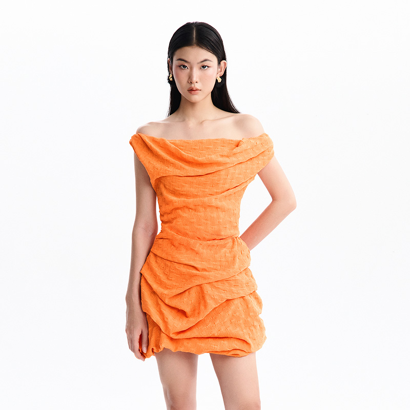 越南小众MUSTHAVE 2024年夏季新款元气活力亮橘色一字肩连衣裙