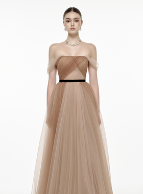 越南JOSEPHINE 2025年秋季新款高雅收腰卡其色薄纱抹胸裙