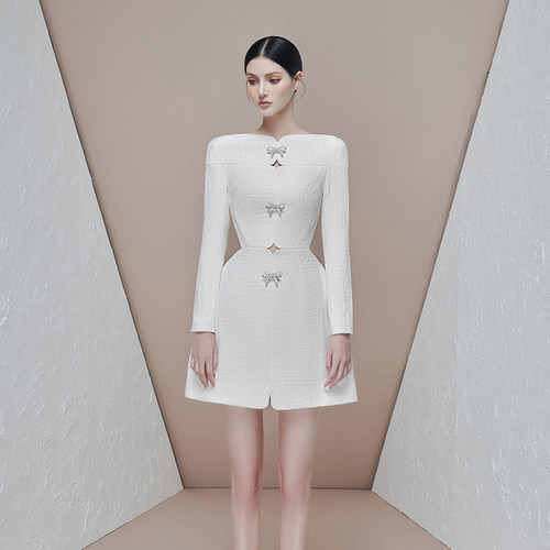 立体长袖水钻蝴蝶结一字肩连衣裙