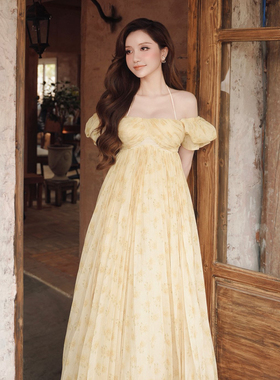 越南小众品牌SISSY 2025年夏季新款减龄淡黄色碎花露锁骨挂脖裙