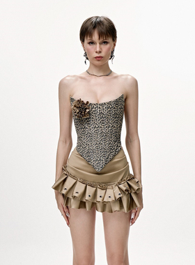 越南小众品牌NINISESI 2025年夏季新款性感时尚豹纹抹胸+包臀裙