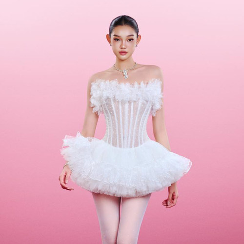 越南小众品牌MOULINROSE 2026年春季新款优雅芭蕾鱼骨薄纱抹胸裙