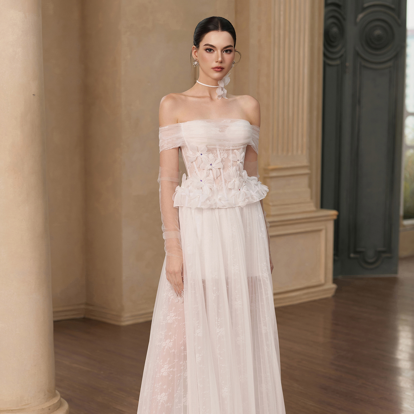 越南JOSEPHINE 2025年夏季新款高级优雅白色花朵薄纱抹胸裙