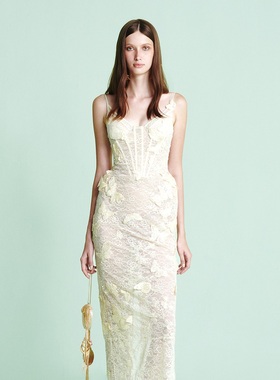 越南小众品牌ONONMM 2025年秋季新款优雅女神范儿高腰连衣裙