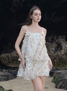 越南小众DARLING DIVA 2025年春季新款乖甜立体花朵吊带裙