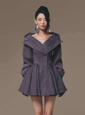 越南小众KEIRA TONG 2025年秋季新款蓝色衬衫条纹假两件连衣裙