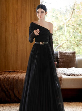 越南小众DARLING DIVA 2024秋季新款不规则露肩压褶弹力套装裙