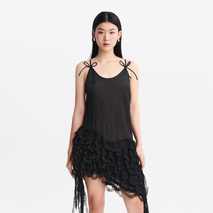 越南小众MUSTHAVE 2026年夏季新款黑色蕾丝荷叶边打底外穿吊带裙