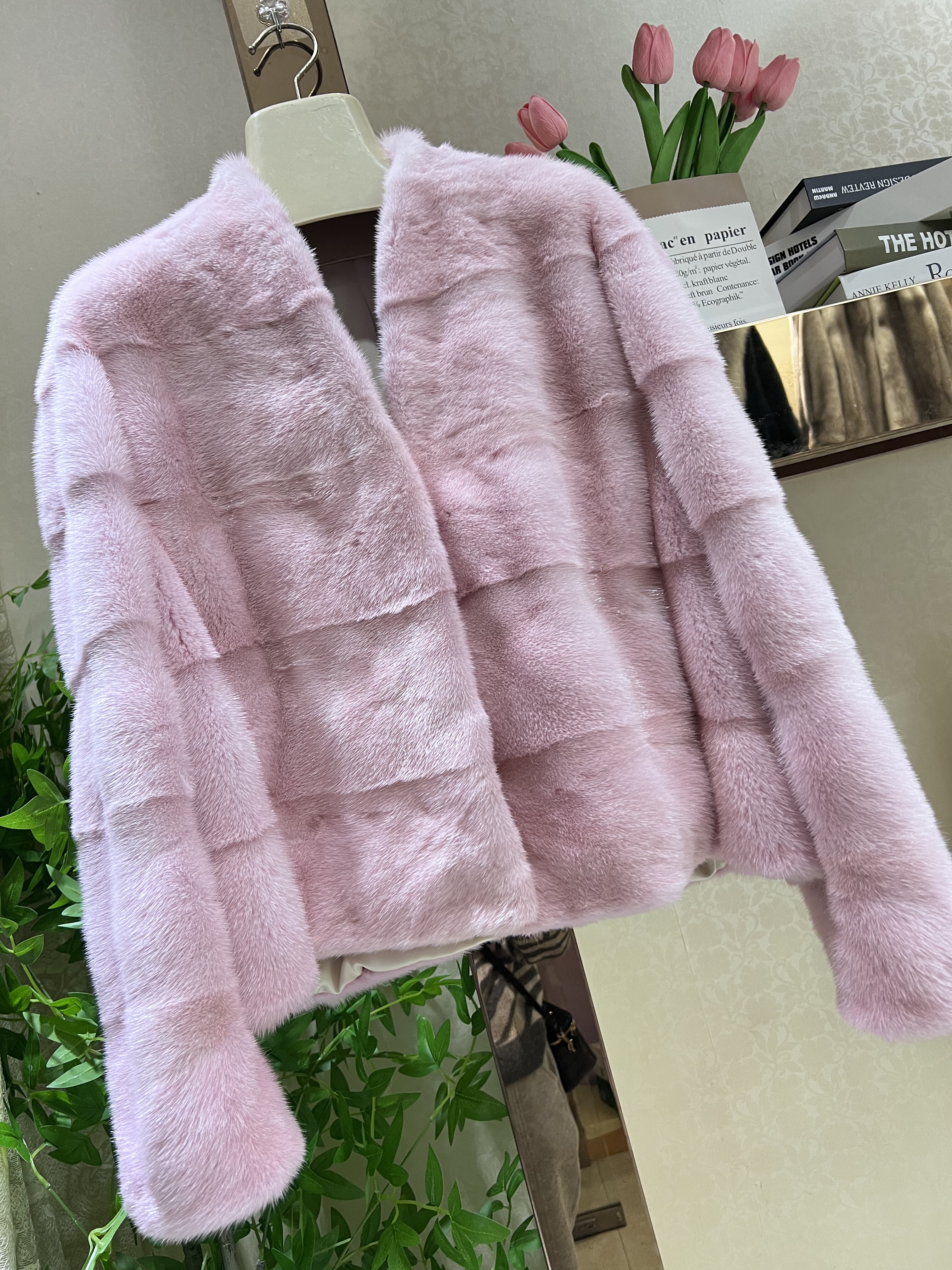 2025冬新款进口水貂皮草V领横排工艺年轻款貂皮大衣女整貂短款