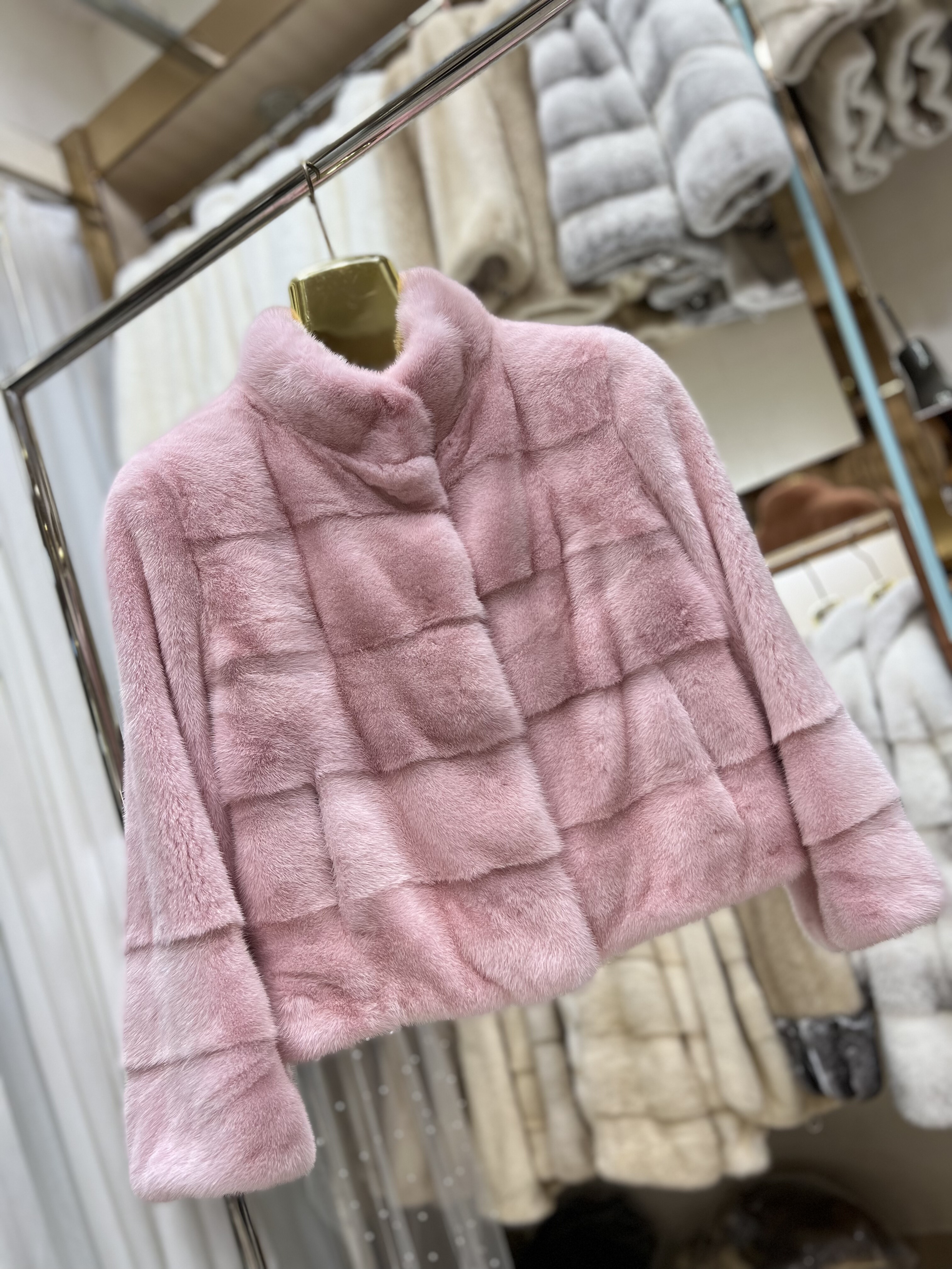 2025冬小母貂网红同款时尚本白色粉色横排小立领水貂皮草外套