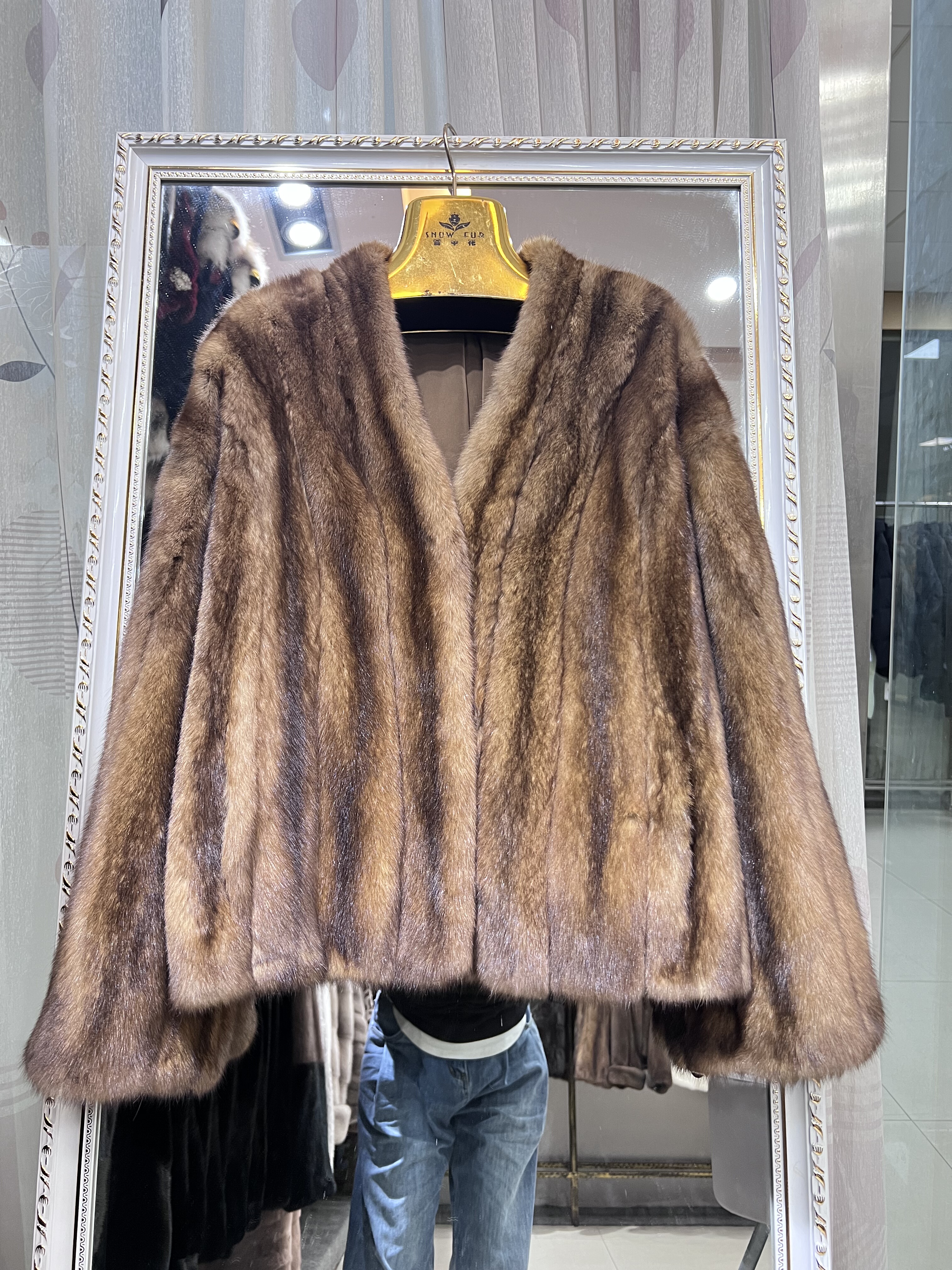 2025进口俄罗斯紫貂皮草外套短款V领整貂皮大衣女全抽刀气质名媛