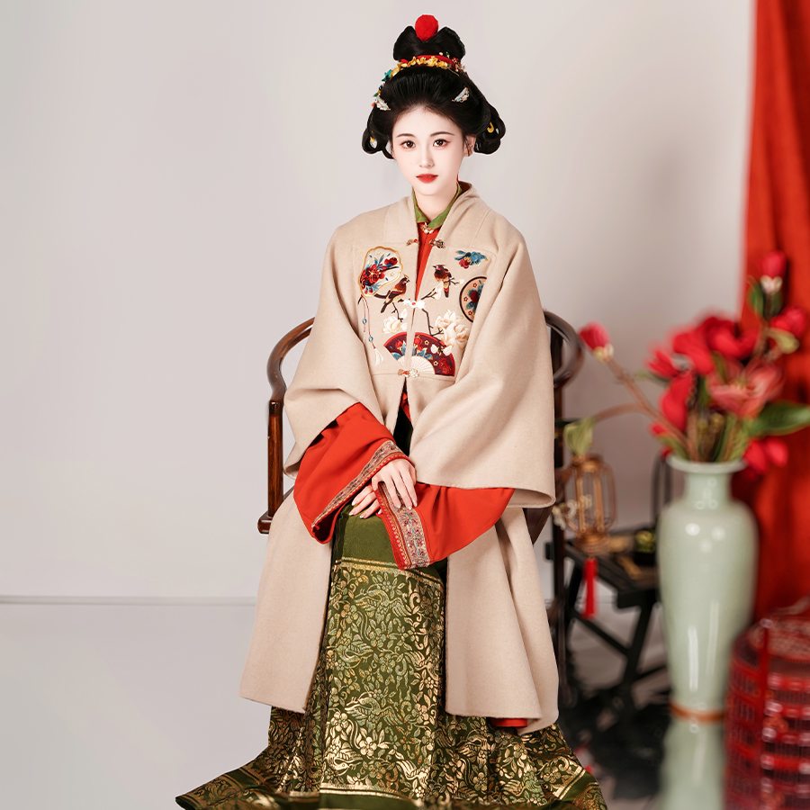 山迟羊毛呢花鸟明制合领衫