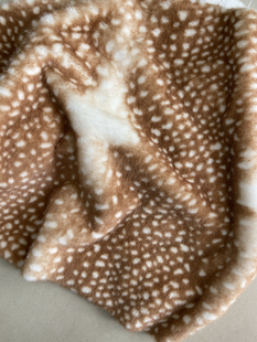 水貂梅花鹿纹印花毛绒布鹿点毛女装皮草布料娃衣手工面料