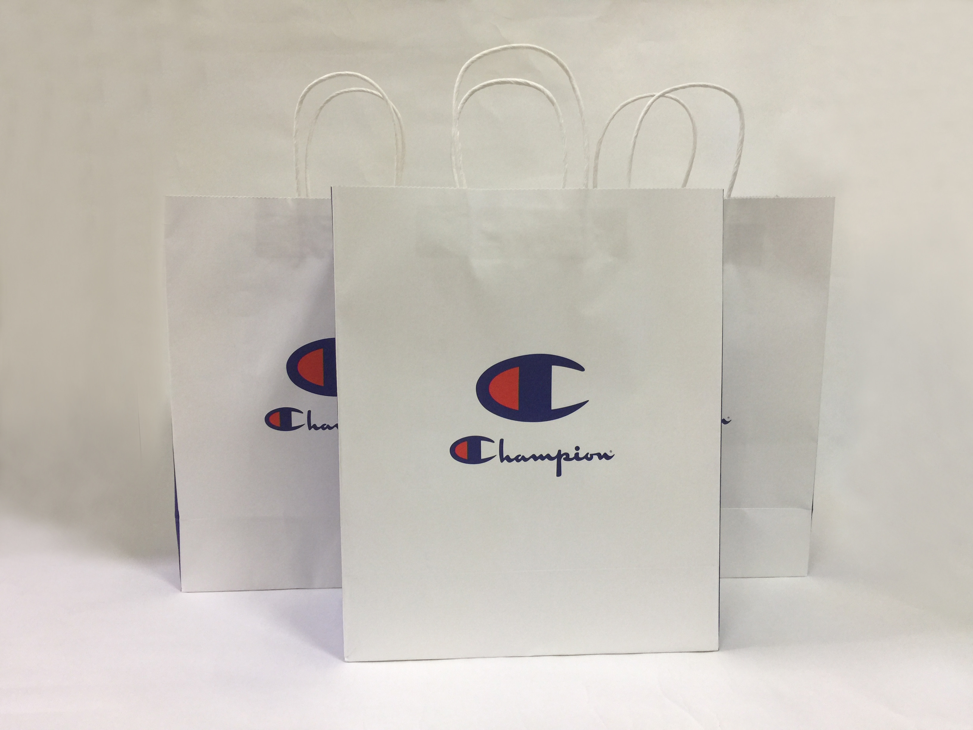 加厚质量版竖款冠军 champion 纸袋 手提袋子 服装袋批发零售现货