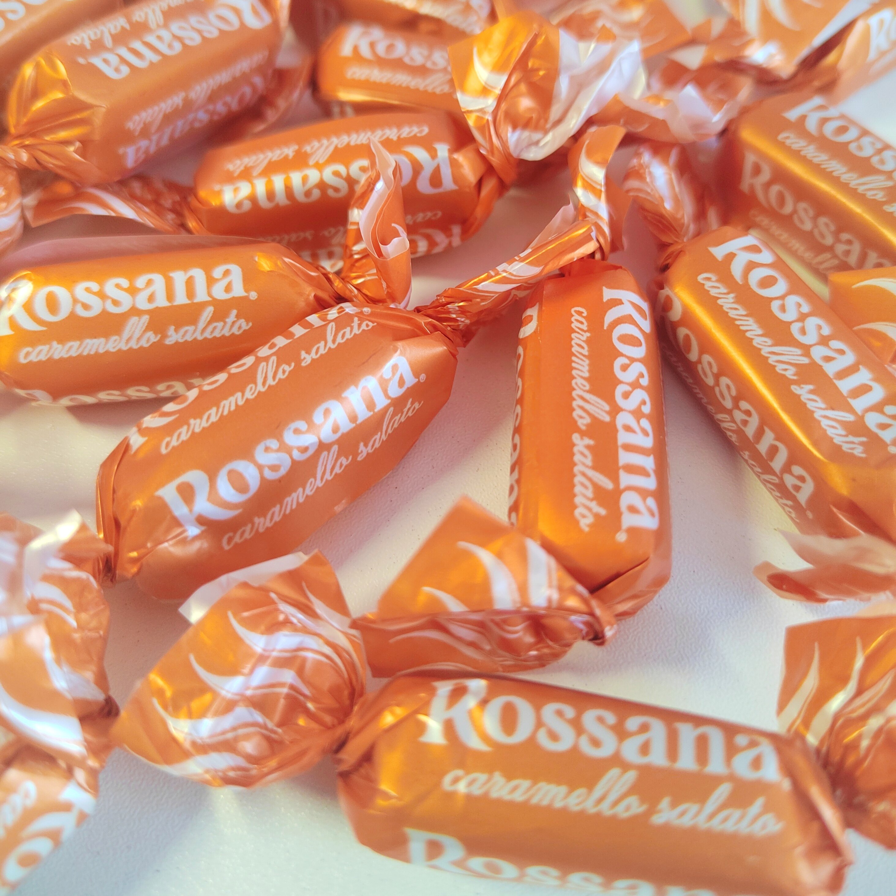新品意大利进口Rossana罗莎纳咸味焦糖流心糖硬糖喜糖年货节日糖