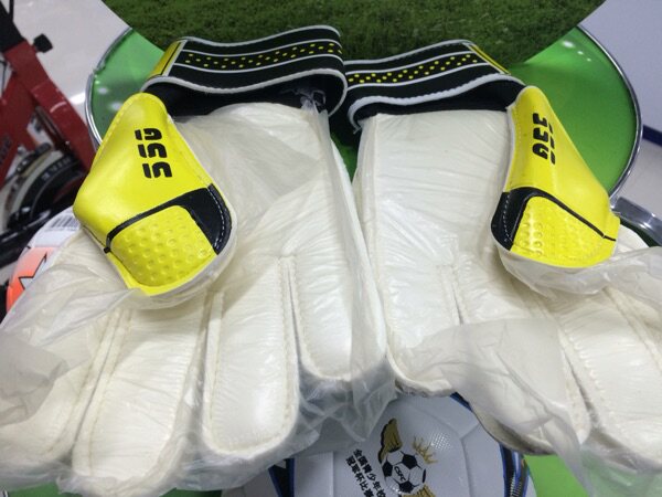 Gants de football - Ref 2594844 Image 4